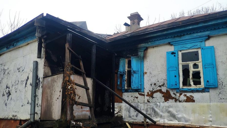 Пожар из-за замыкания проводки унес жизнь 75-летнего пенсионера в Воронежской области