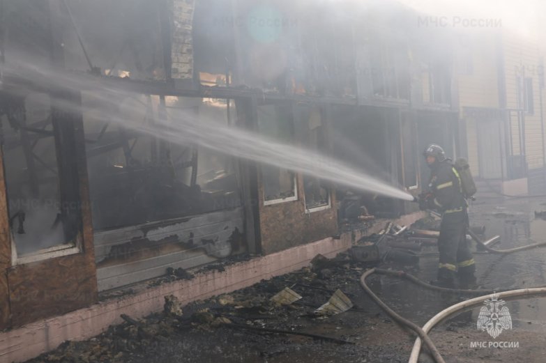 сгорел склад стройматериалов на Новосибирской