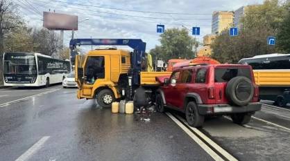 В Воронеже на Московском проспекте столкнулись КамАЗ и Tank: пострадали 3 человека