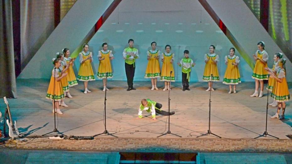 Ольховатский ансамбль за исполнение народного танца отметили на всероссийском фестивале
