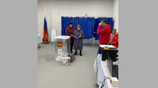 Жительница Боброва проголосовала на президентских выборах в свой 95-й день рождения