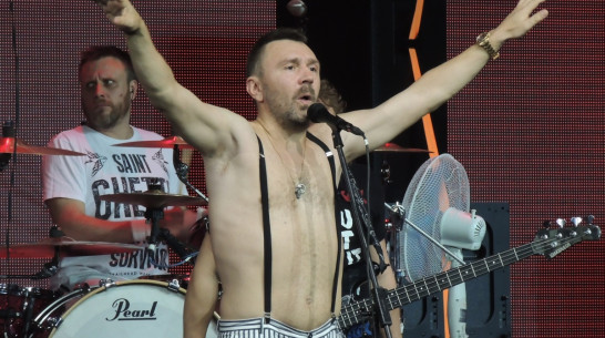 Сергей Шнуров пообещал устроить в Воронеже «безбашенный праздник жизни»