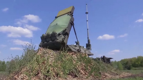 Средства ПВО сбили украинский беспилотник в приграничной зоне Курской области