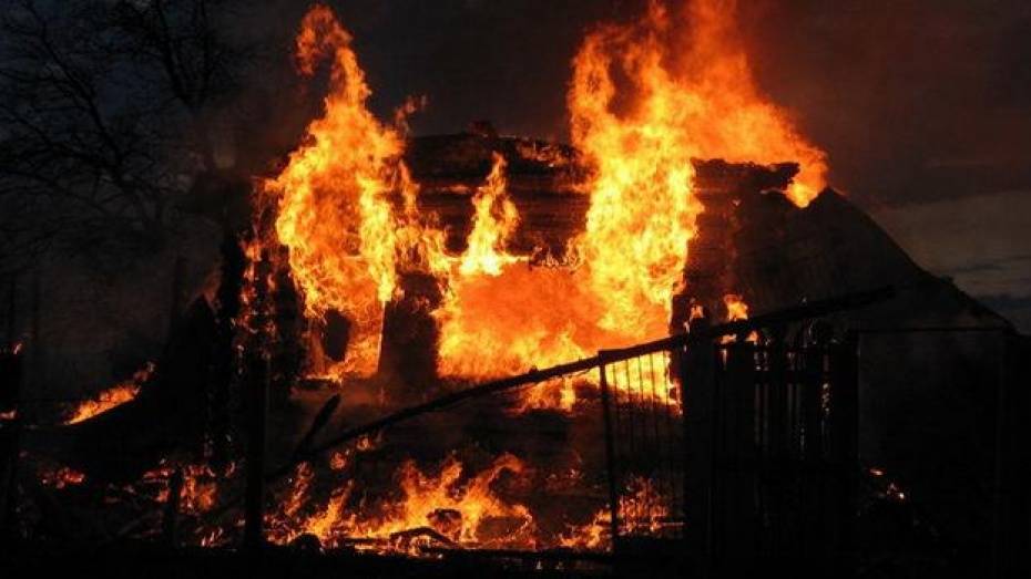 В семилукском поселке Стрелица при пожаре погибли 2 человека