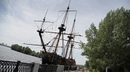 В Воронеже спустили на воду 24-тонный причальный понтон для «Гото Предестинации»