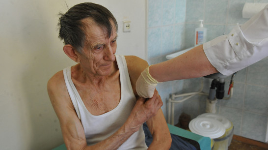 «Спутник Лайт» разрешили использовать для ревакцинации людей старше 60 лет