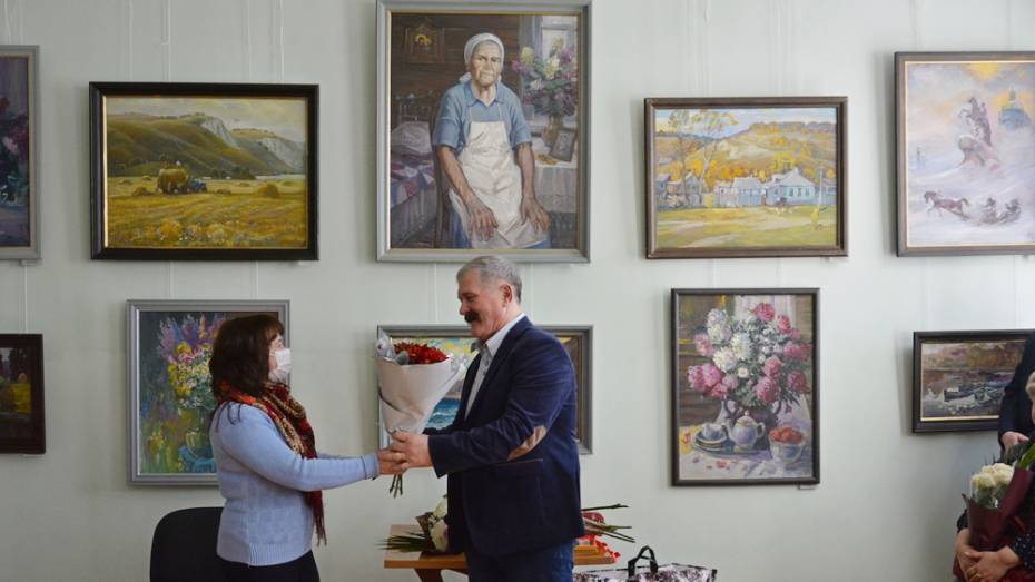 Острогожцев пригласили на выставку картин местного художника-живописца Александра Горешнева