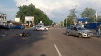 В Павловске «Лада Калина» сбила 78-летнего мотоциклиста