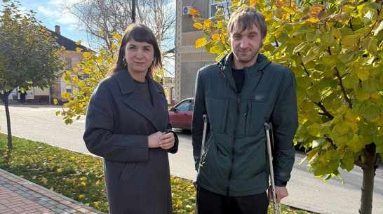 В Острогожском районе соцкоординатор помогла ветерану СВО оформить документы