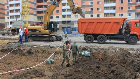 Воронежские строители нашли останки 12 солдат возле Памятника Славы 