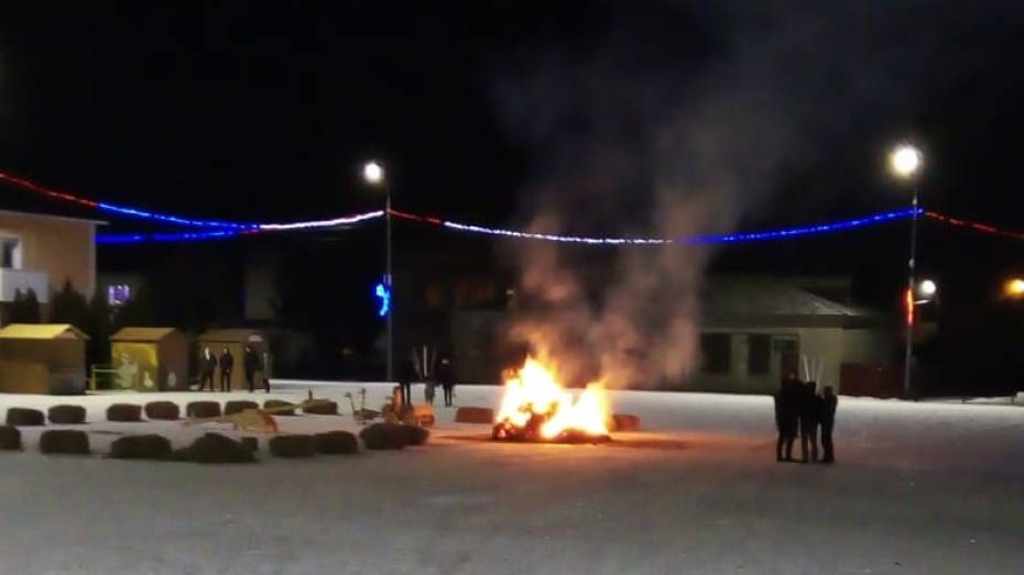 В канун Рождества вандал сжег сено для украшения площади в Панино