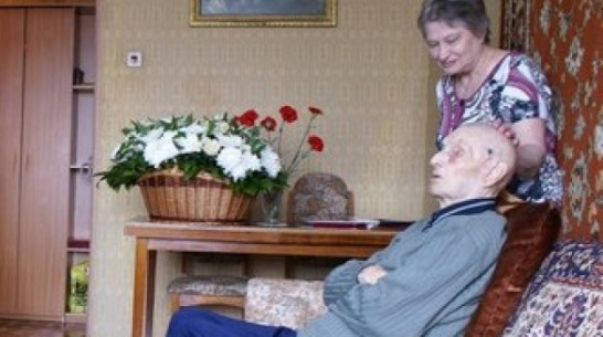 Столетнего Героя Советского Союза Георгия Глебова похоронили сегодня на Коминтерновском кладбище Воронежа