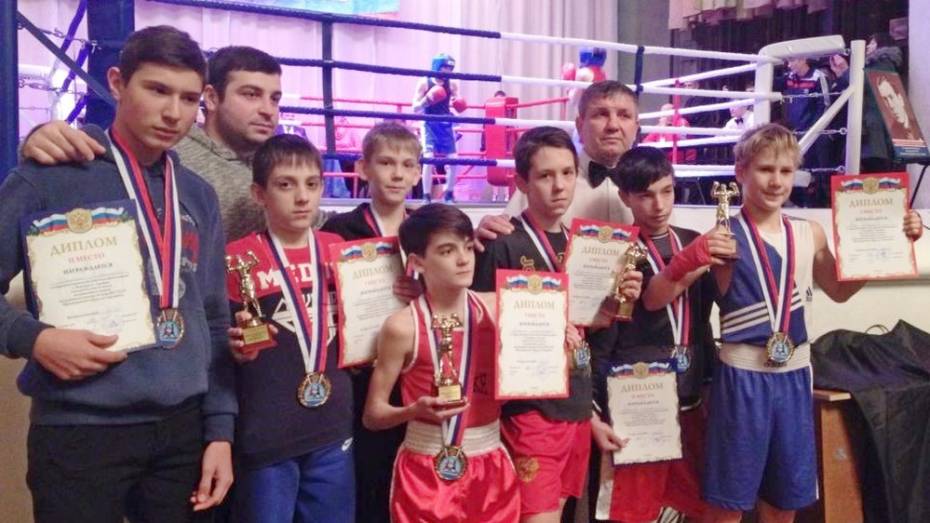 Семилукские боксеры завоевали 4 «золота» на областном турнире