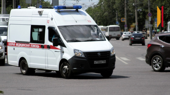 В Воронежской области водитель упал с 3-метровой высоты