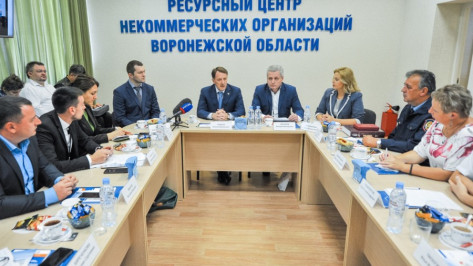 Воронежский губернатор призвал общественников к активности