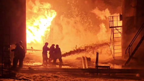 На нефтебазе по соседству с Воронежской областью ликвидировали открытое горение
