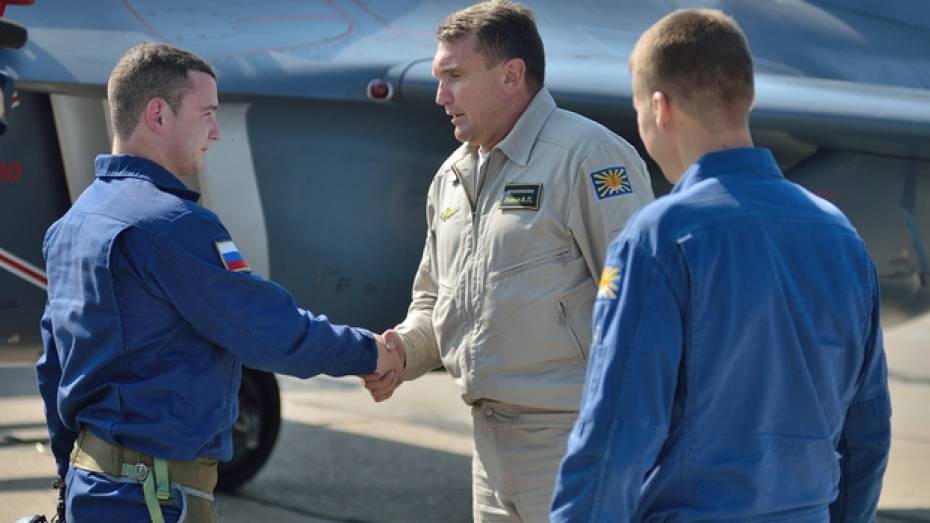 Курсанты Борисоглебского филиала Военно-воздушной академии первыми в России сдали экзамен по летной подготовке на новом самолете Як-130