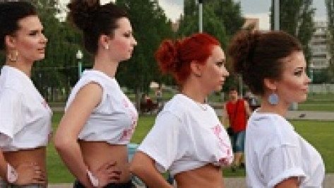 РАСПИСАНИЕ бесплатных занятий фитнесом и йогой в парках Воронежа утвердило спортуправление