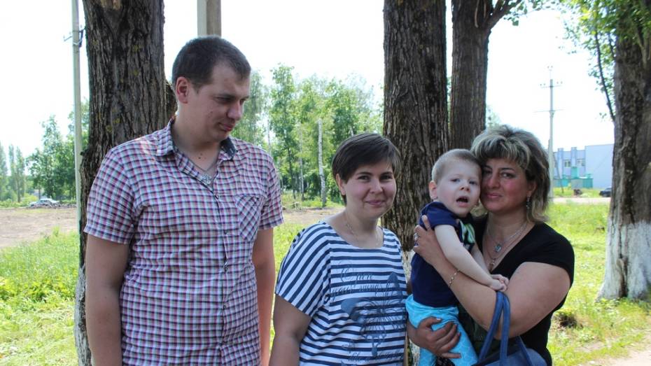 В Терновском районе сельчанка отдала первую пенсию больному ДЦП ребенку