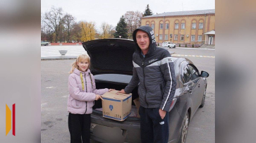 Богучарскому зооуголку передали продукты для животных и птиц