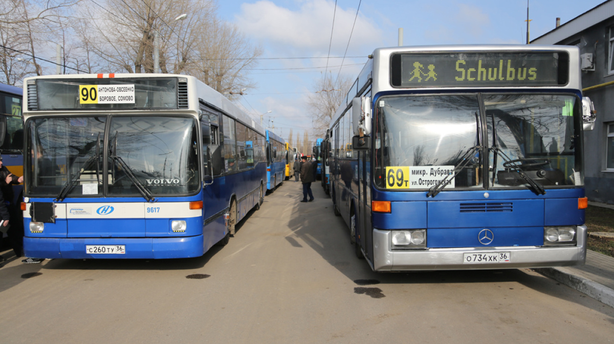 Общественный транспорт 7. Автобус Воронеж. Общественный транспорт города Воронеж. Автобус Воронеж городской. Старые городские автобусы Воронеж.