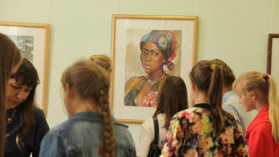 Острогожскому музею заслуженный художник России Олег Ардимасов подарил 30 картин