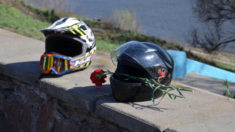 Пострадавшая в ДТП с мотоциклом девушка умерла в Воронеже