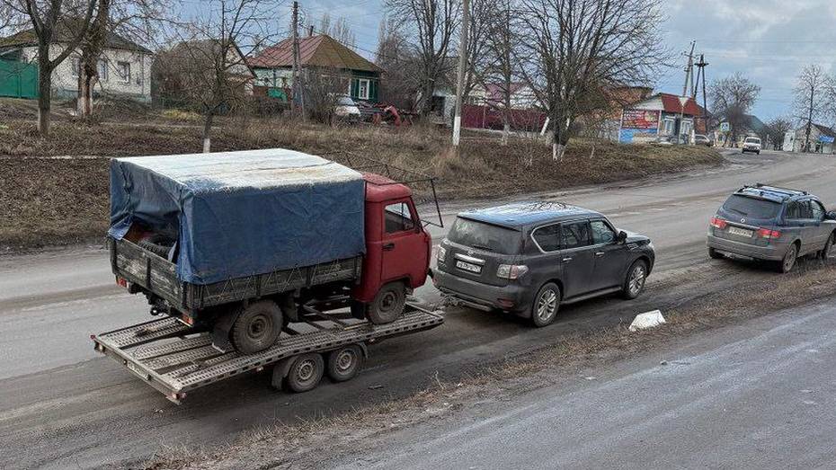 Верхнемамонцы отправили в зону СВО «новогодний грузовичок» с гуманитаркой