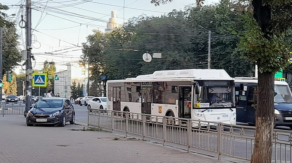 Воронеж 2023. Автобусы Воронеж 2022. Автобусы 90-х. Новые автобусы Воронеж 2022.