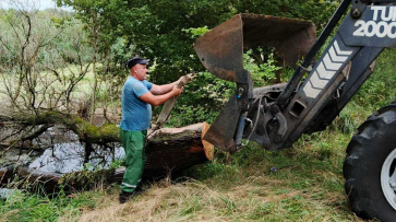 Острогожские коммунальщики устранили затор на реке Тихая Сосна