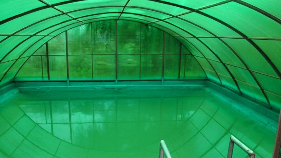 Эртилец построил бассейн в собственном дворе