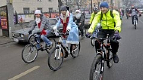 Веловоронежцы попросили велосипедистов подготовить наряды к костюмированному заезду