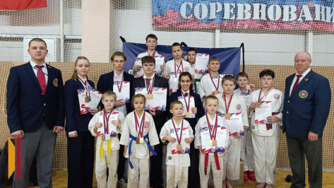 Панинские каратисты взяли 37 медалей на областных соревнованиях