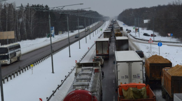 Воронежские дорожники предупредили водителей о ледяном дожде