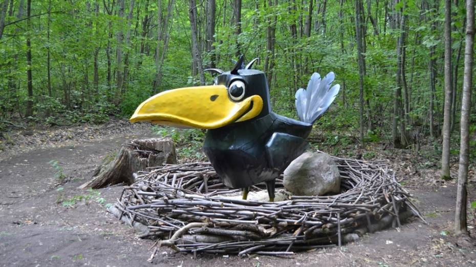 В Бутурлиновке на экологической тропе в Шиповом лесу появился первый арт-объект
