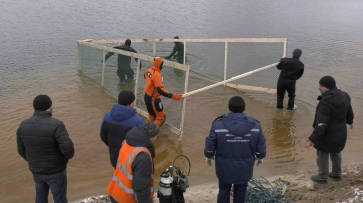 В Воронеже водолазы исследовали дно водохранилища перед крещенскими купаниями