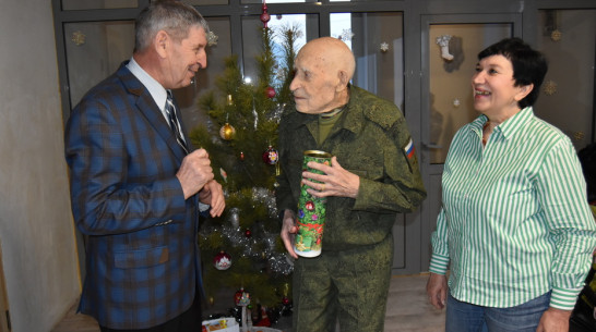 Единственного ветерана ВОВ поздравили с Новым годом в Поворинском районе Воронежской области