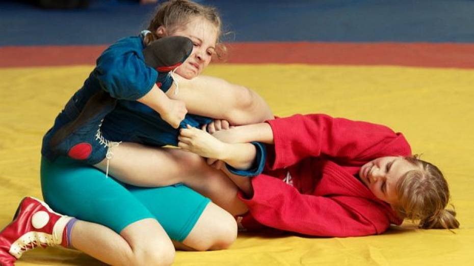 Семилукская спортсменка завоевала бронзовую медаль на Первенстве ЦФО по самбо