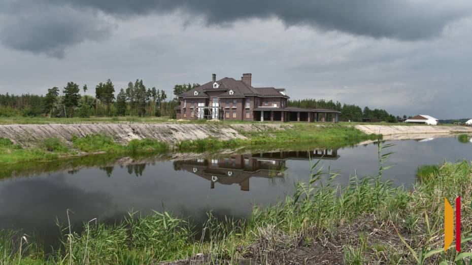 «Дело нужно довести до конца»: воронежский губернатор – о сносе скандального особняка на берегу Усманки