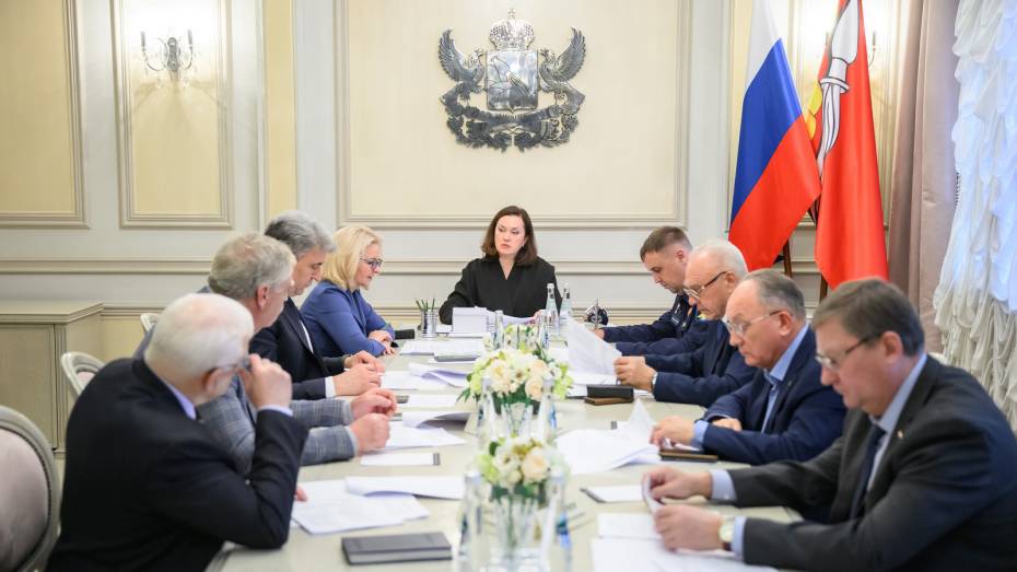 Выдающихся работников соцсферы и экономики Воронежской области представили к наградам