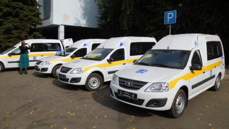 Воронежский департамент соцзащиты приобрел 6 машин для перевозки пожилых и инвалидов