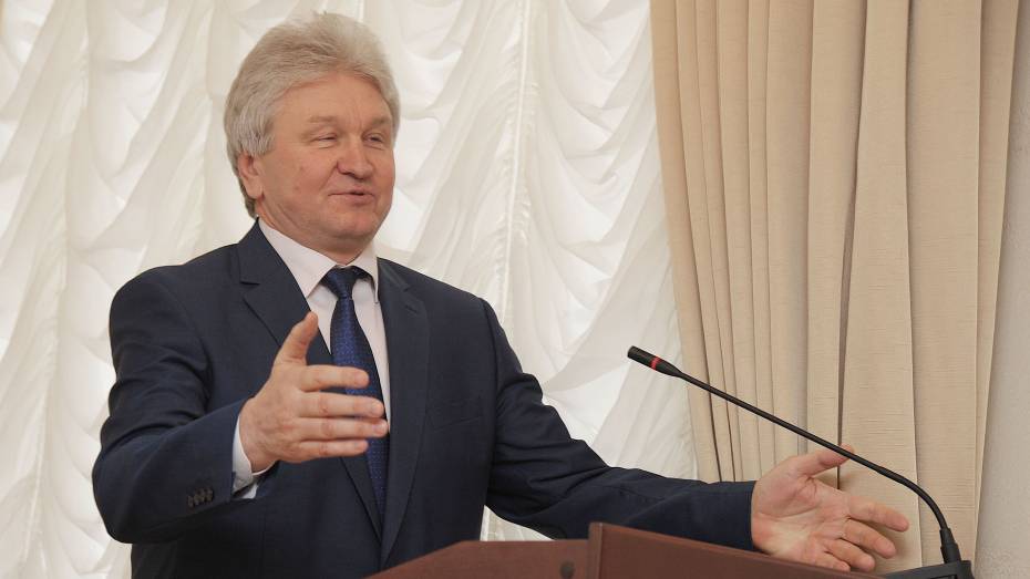 Председатель Воронежской гордумы поздравил медиков с профессиональным праздником