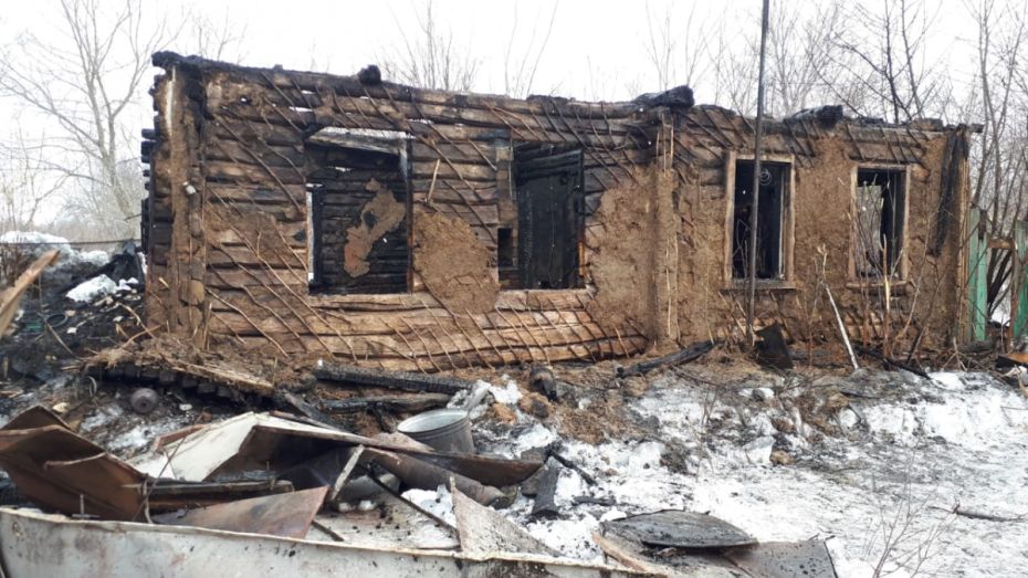Следователи возбудили уголовное дело после гибели семьи на пожаре в Воронежской области