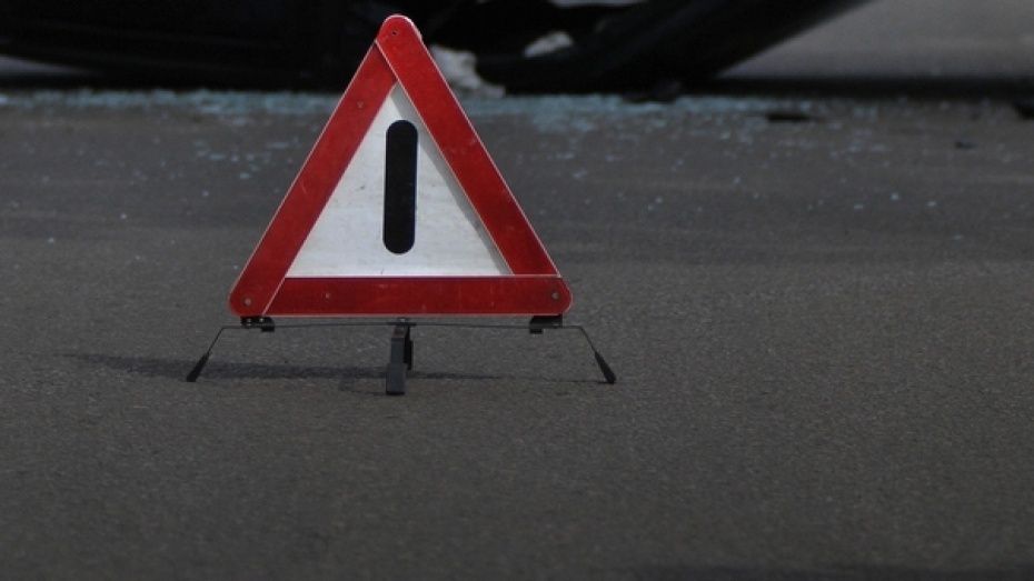 При столкновении Mazda и «ВАЗа» в Воронеже пострадала 12-летняя девочка