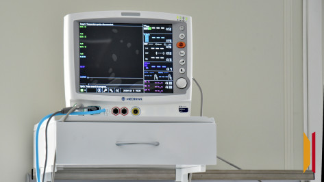 Годовалая девочка, выпавшая с балкона 5 этажа дома в Воронеже, пошла на поправку