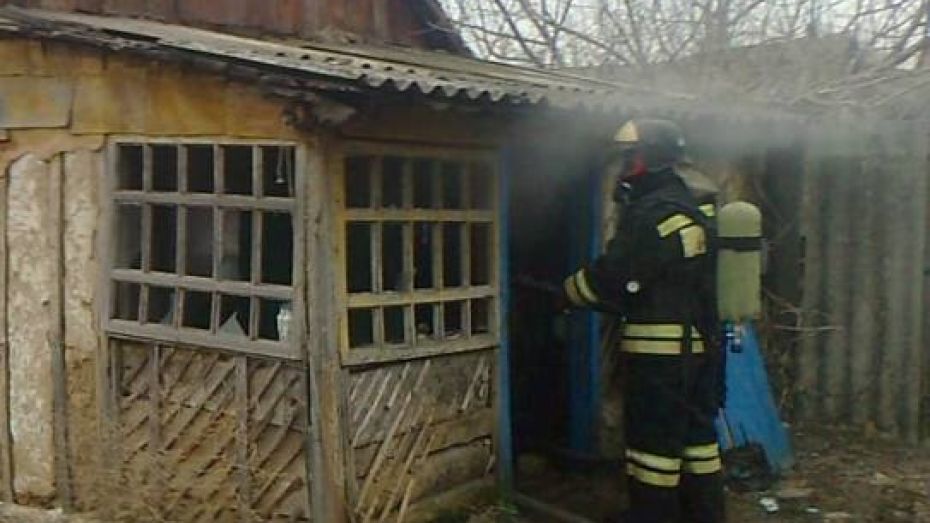 Пожилая женщина пострадала при пожаре в Воронеже