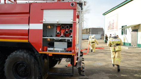 Житель Воронежской области решил понаблюдать за пожаром и поджег киоски