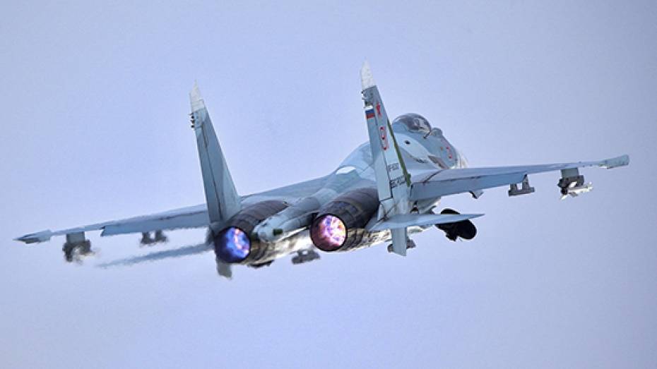 Воронежские пилоты отработали навыки воздушного боя над Ладогой
