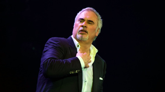 Воронежцы спасли концерт охрипшего певца Валерия Меладзе