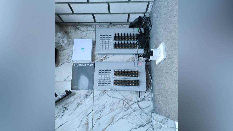 Воронежец установил дома телефонную станцию и помогал мошенникам
